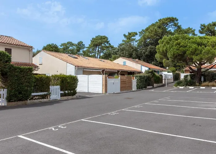 Les Jardins De La Palmyre-2 By Interhome Сasa de vacaciones Les Mathes